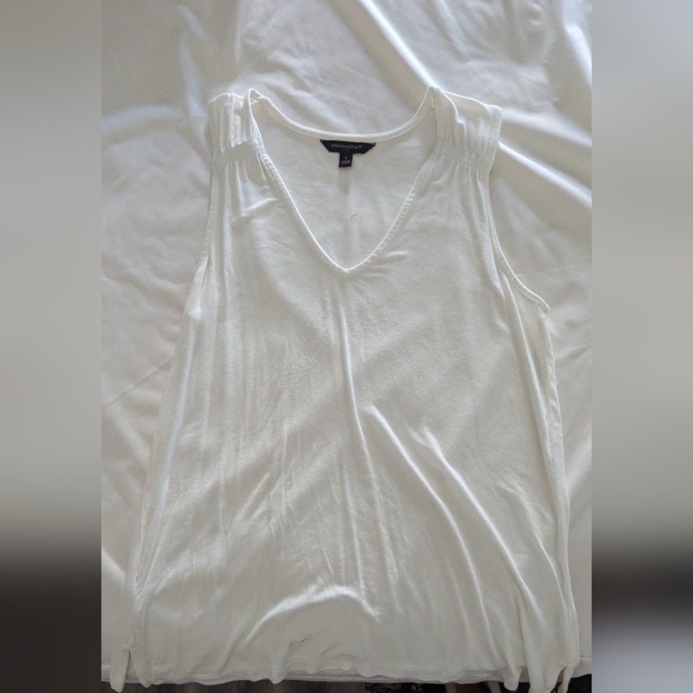 V-neck tank